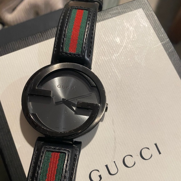 GUCCI Watch - Picture 2 of 9